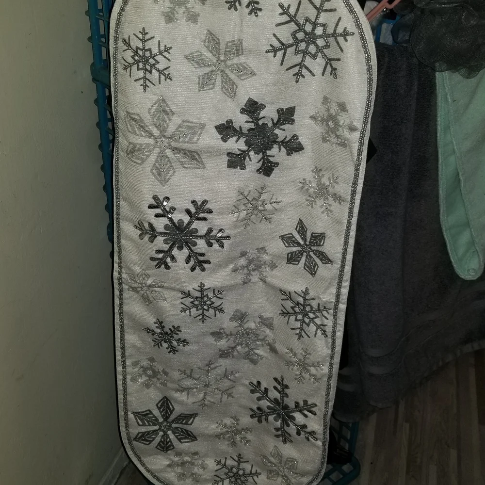 Elegant Snowflake Table Runner